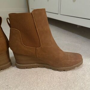 target mid rise boots, good condition, size 11